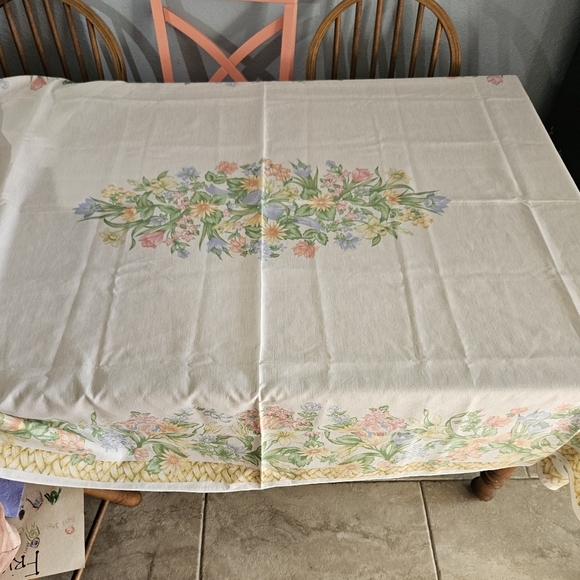 Spring Easter Eggs & Flower Themed Tablecloth 100 % Cotton Made In Spain 55"x84" - Picture 5 of 7